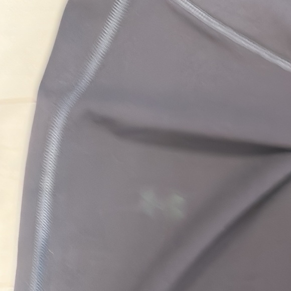 NWT Girls Gray Under Armour Leggings - size Large - Picture 5 of 6